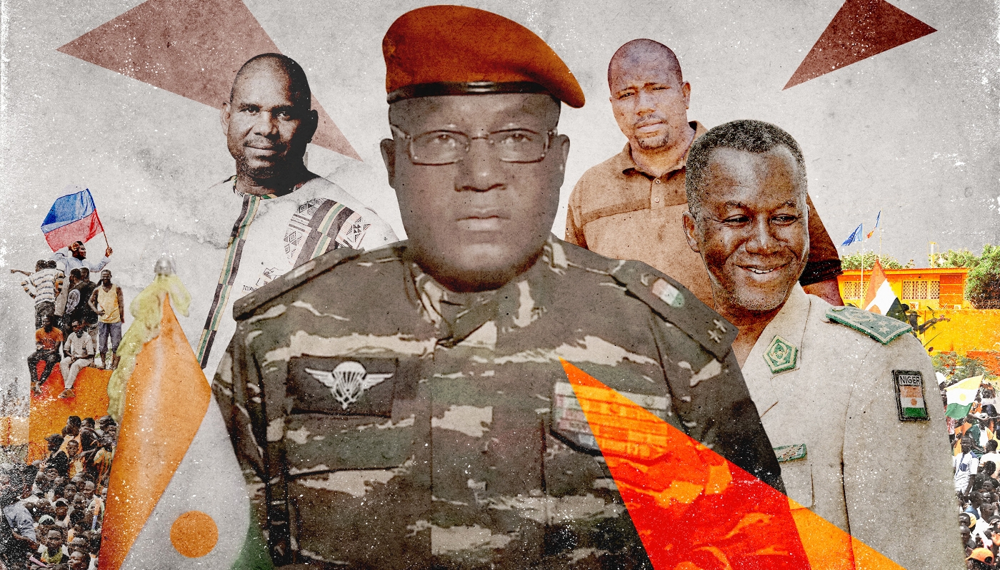 De gauche à droite : Maïkoul Zodi, coordinateur du bureau local nigérien du mouvement Tournons la page ; Abdourhamane Tchiani, président de la transition ; Salifou Modi, le numéro 2 de la junte ; le coordinateur du M62, Abdoulaye Seydou.