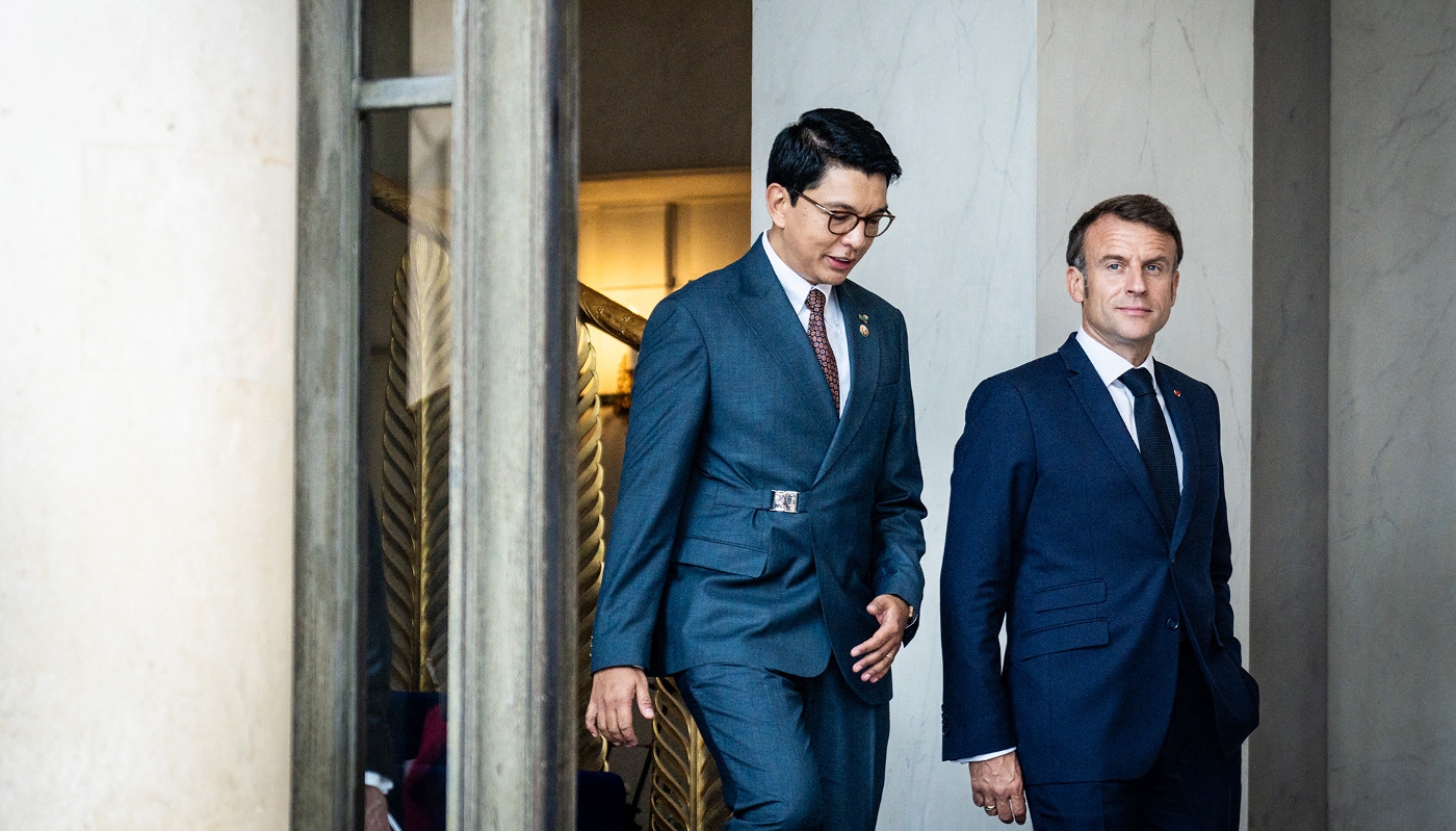 Emmanuel Macron et Andry Rajoelina à l'Élysée, à Paris, le 26 juillet 2024.