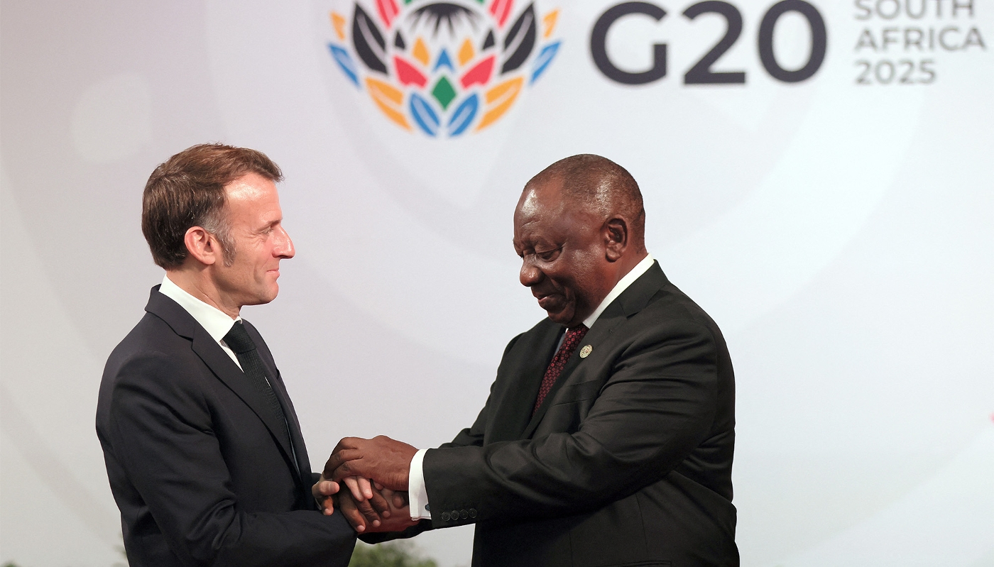 Le président français, Emmanuel Macron, et son homologue sud-africain, à Johannesburg, le 22 novembre 2025.