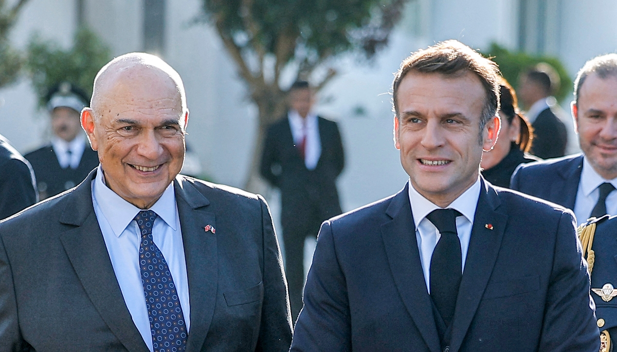 L'homme d'affaires et patron de Groupe OCP Mostafa Terrab et le président de la République française Emmanuel Macron à Rabat, le 30 octobre 2024. 