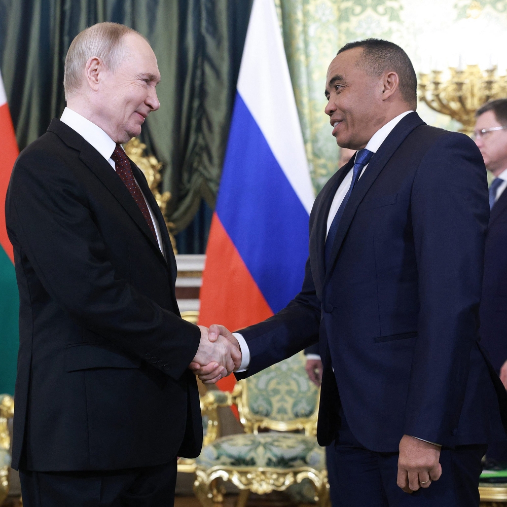 Les présidents russe Vladimir Poutine et malgache Michaël Randrianirina à Moscou, le 19 février 2026.