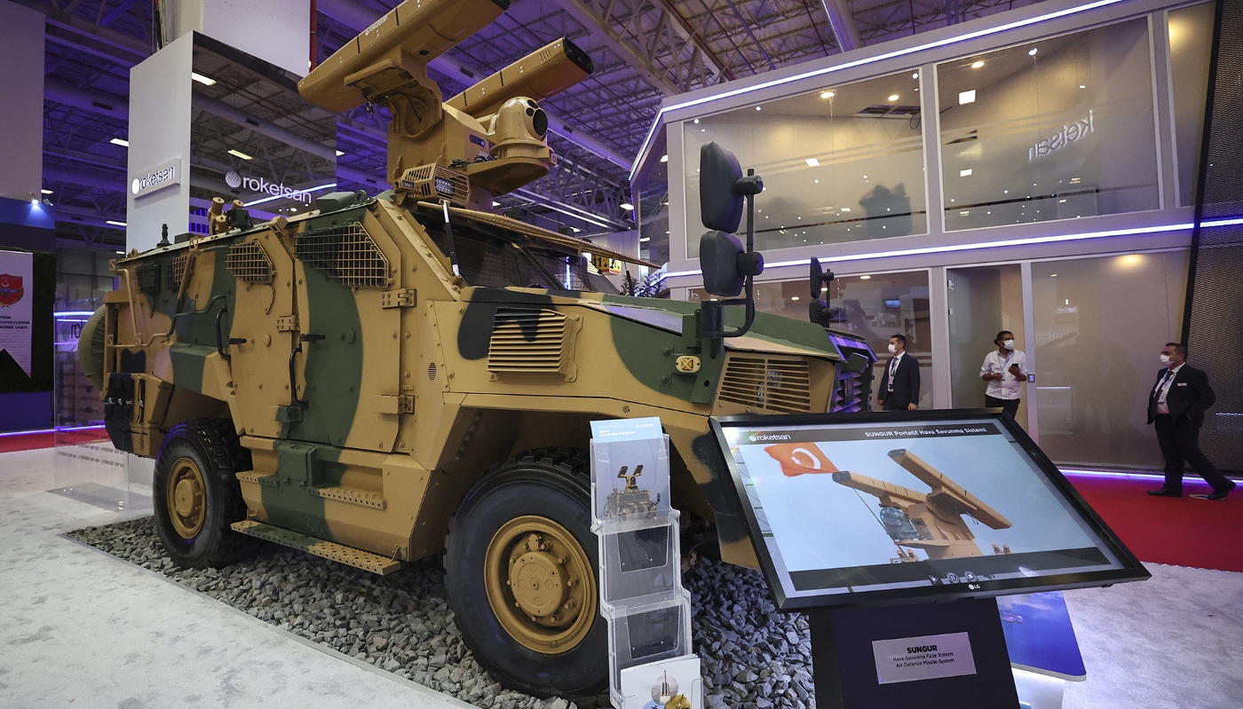 Système de défense aérienne de Roketsan au Salon international de la défense d'Istanbul, en 2021.