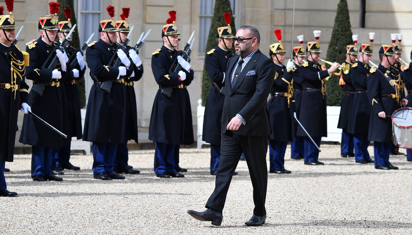 Arrivée du roi Mohammed VI au palais de l'Élysée, à Paris, le 10 avril 2018.
