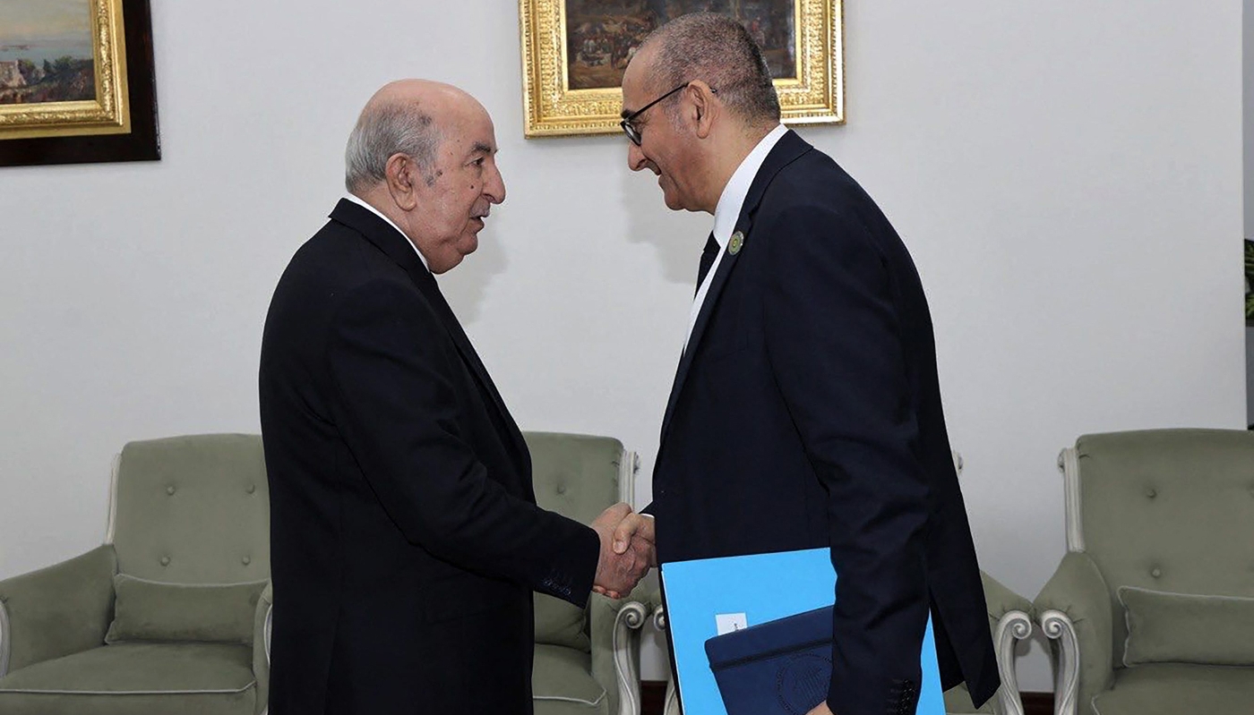 Le président algérien, Abdelmadjid Tebboune, reçoit le ministre français de l'intérieur, Laurent Nuñez, au palais d'El Mouradia, à Alger, le 17 février 2026.