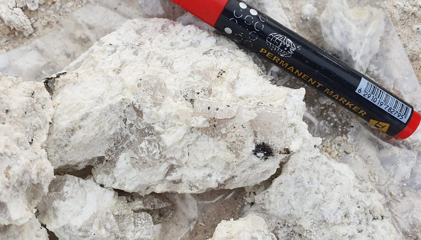 Échantillon de minerais présenté sur le site Jupiter Project, en décembre 2024.