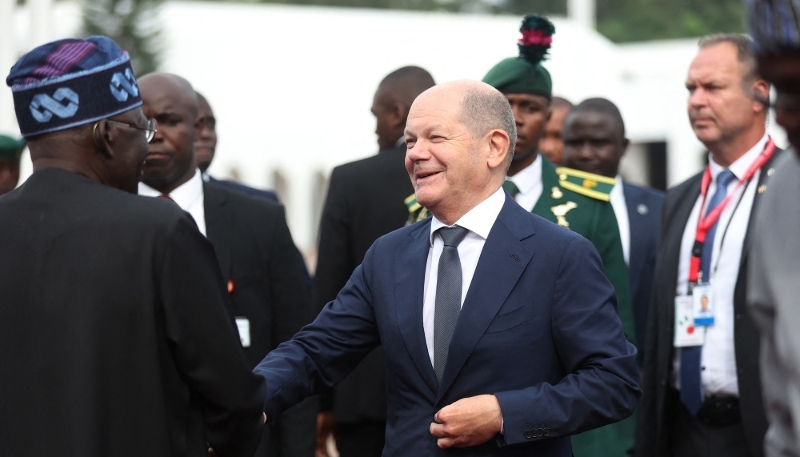 Le chancelier allemand Olaf Scholz et le président nigérian Bola Ahmed Tinubu, à Abuja, le 29 octobre 2023.