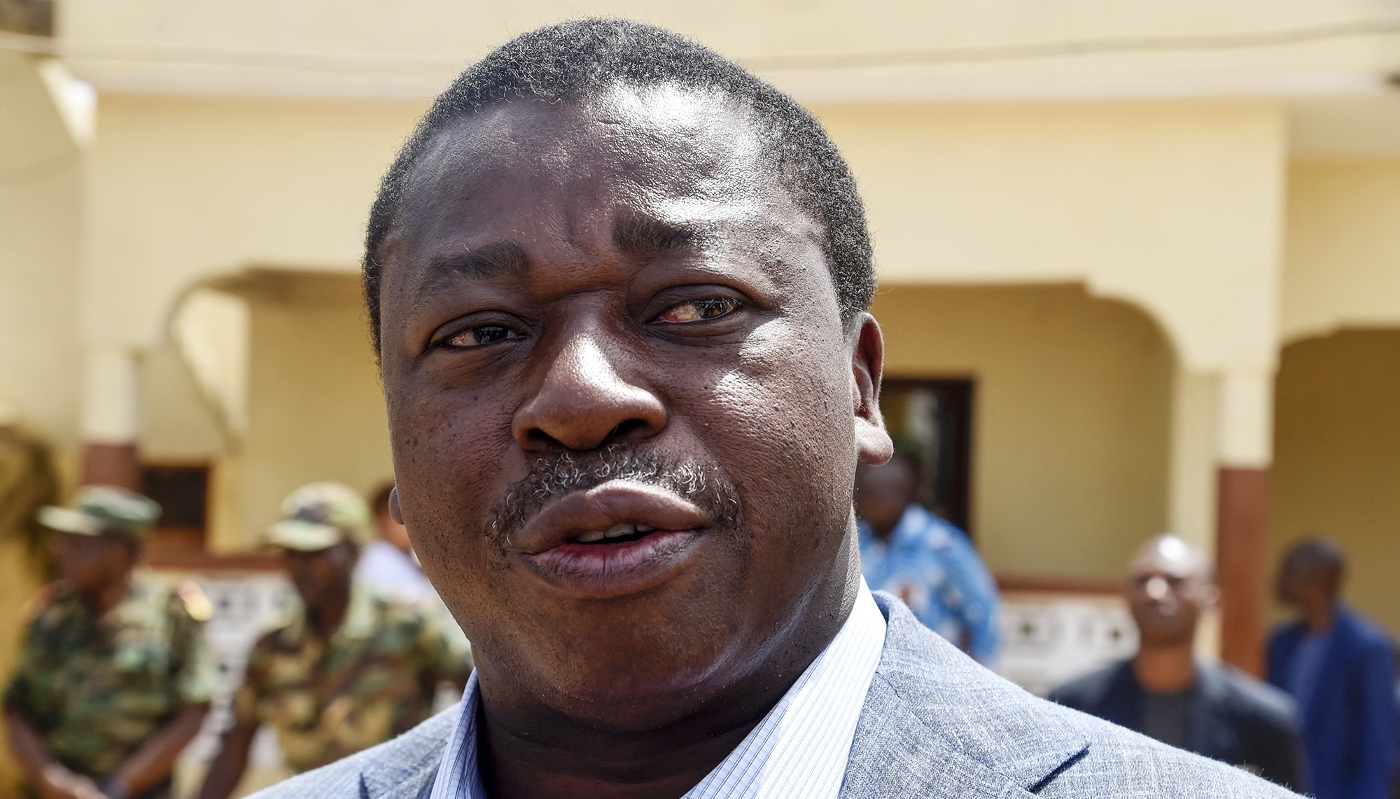 Faure Gnassingbé lors de la visite d'une base militaire à Namoundjoga, dans le nord du Togo, le 17 février 2020.