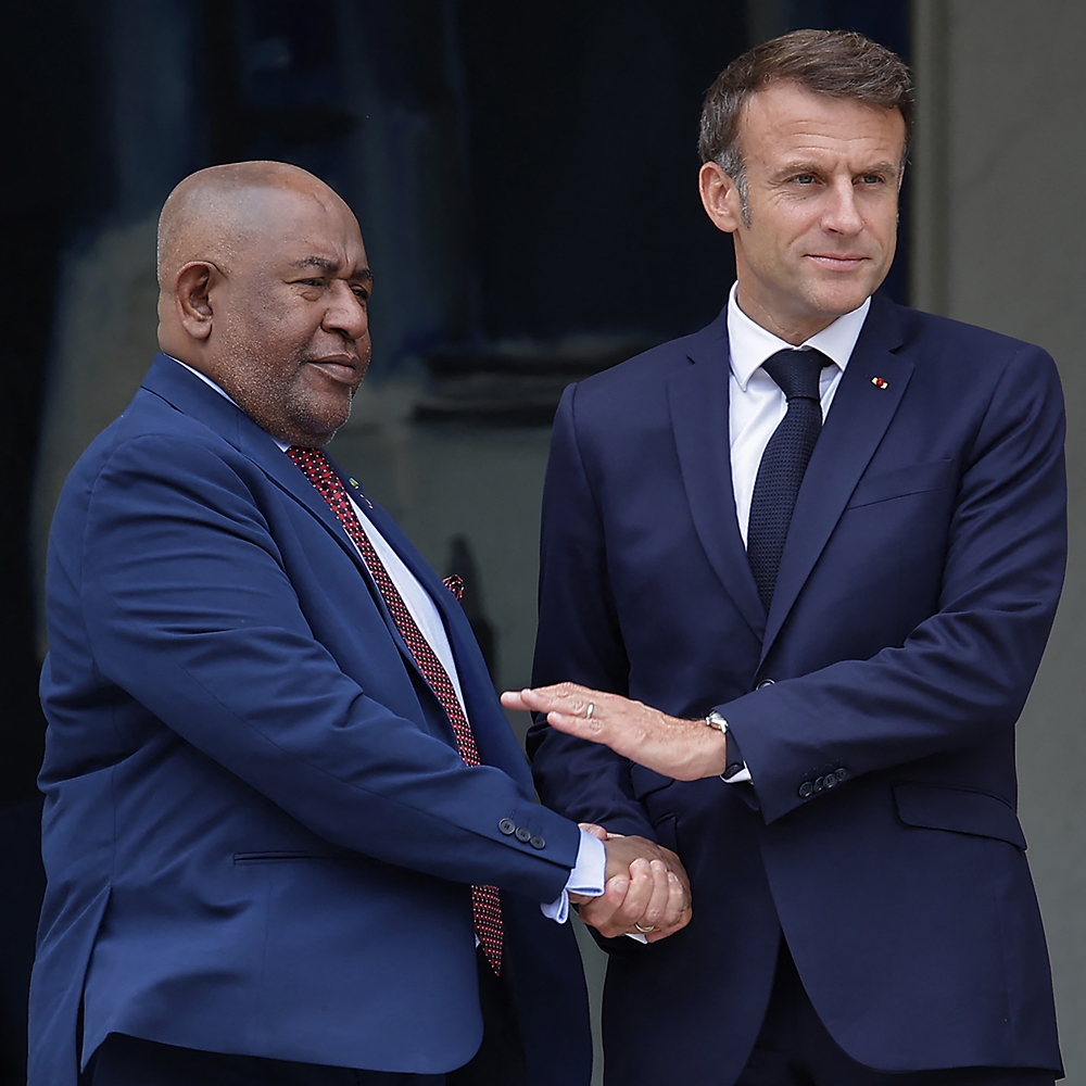 Le président des Comores, Azali Assoumani, et son homologue français, Emmanuel Macron, à Paris, en juillet 2024.