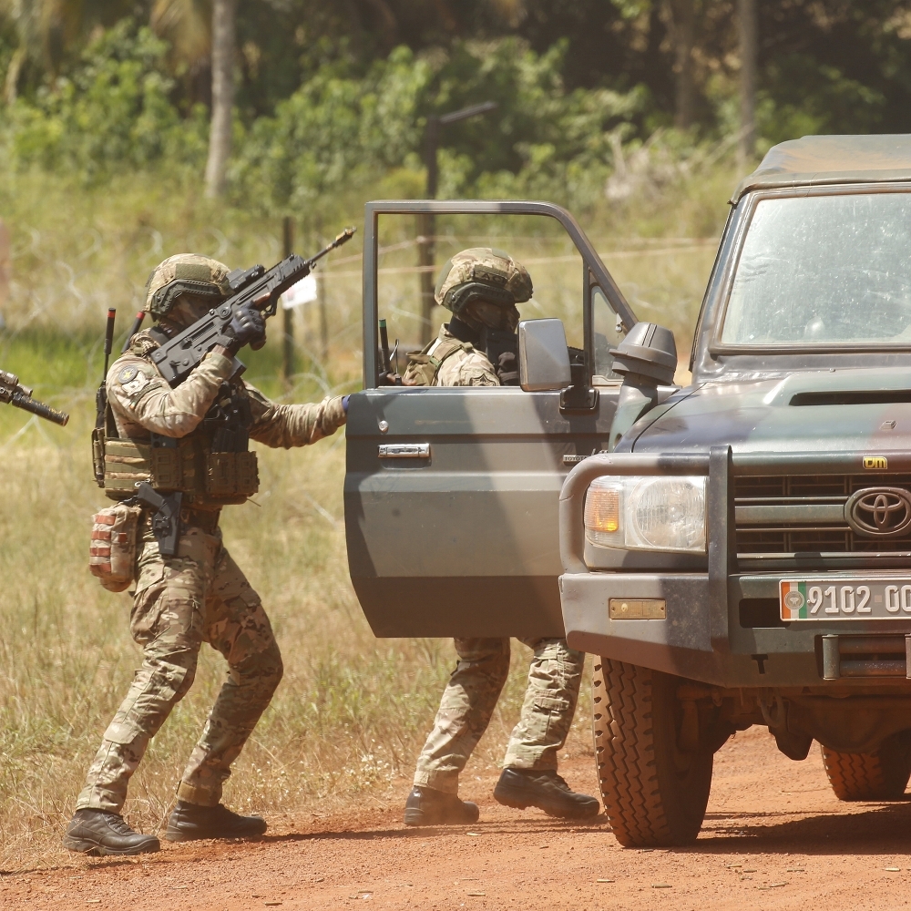 Exercice Flintlock sous commandement américain à l’Académie internationale de lutte contre le terrorisme, à Jacqueville, en Côte d'Ivoire, le 30 avril 2026.