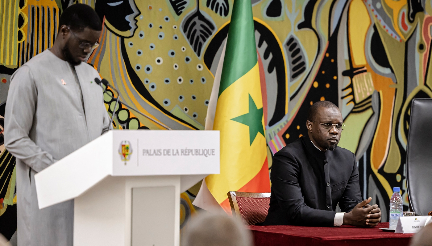 Le président Bassirou Diomaye Faye et le premier ministre Ousmane Sonko, à Dakar, le 16 octobre 2025.