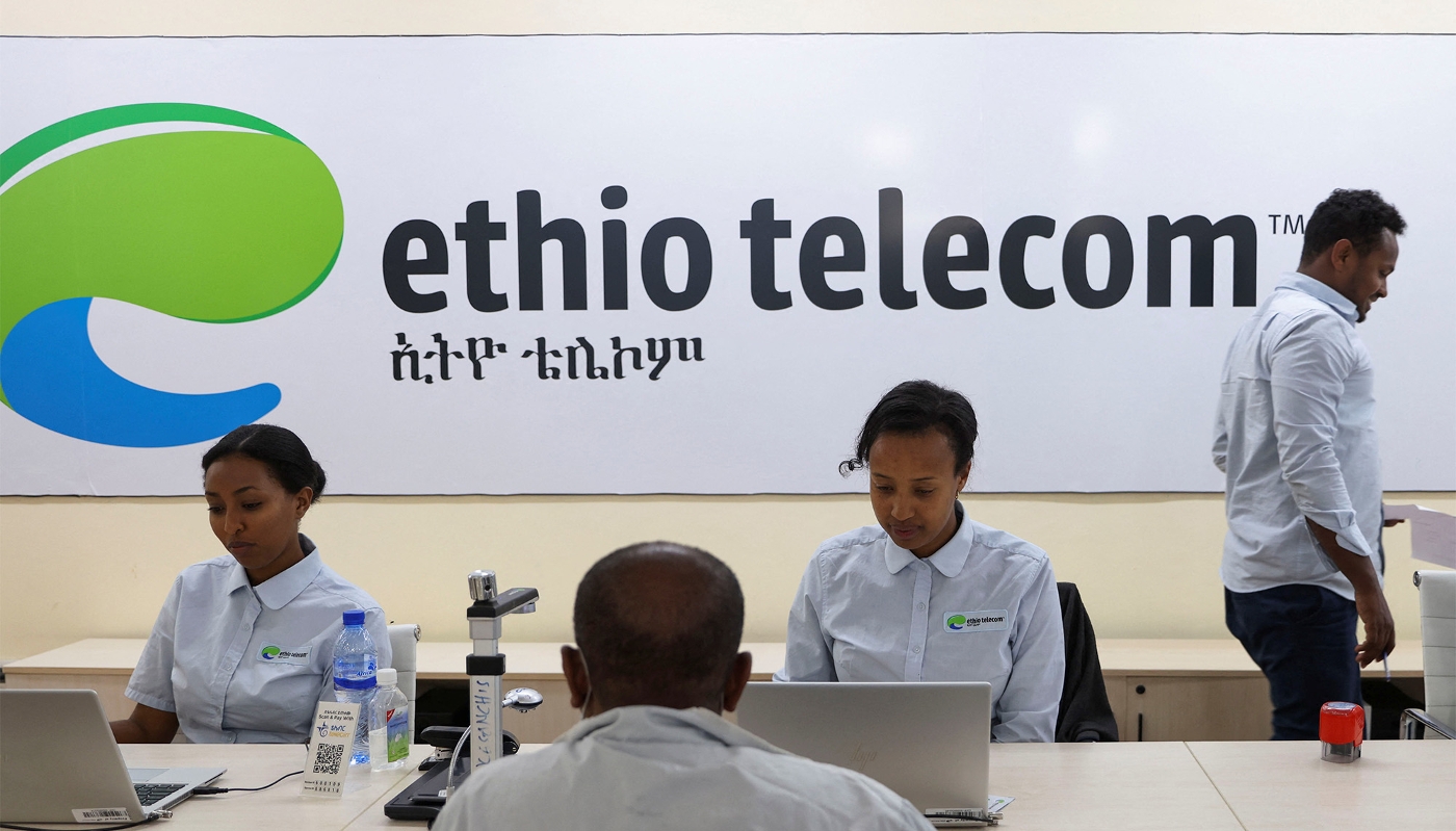 Des employés d'Ethio Telecom à Addis-Abeba, en Éthiopie, le 29 juillet 2022.