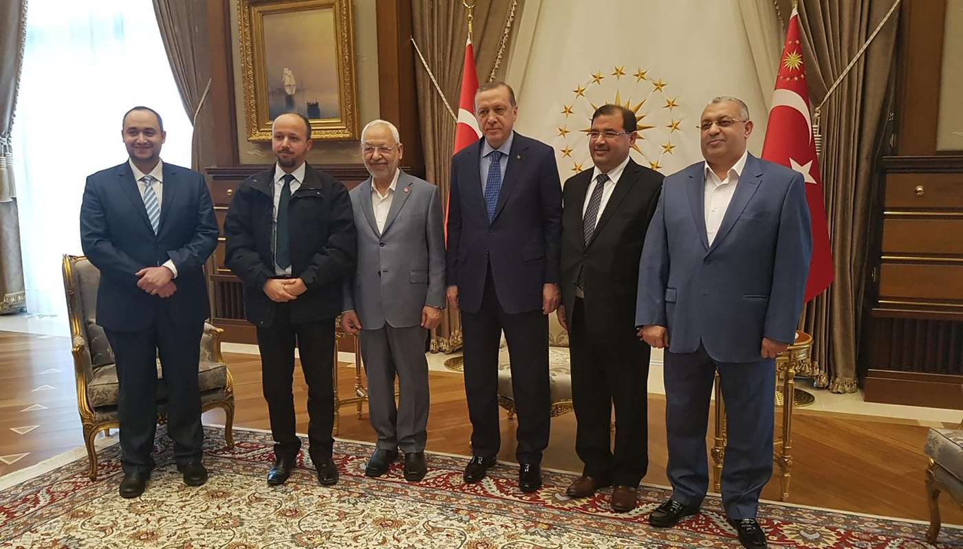 Adel Daâdaâ (à droite), ex-chef de protocole de Rached Ghannouchi (3e en partant de la gauche), lors d'une réception au palais présidentiel turc, à Istanbul, en 2017.