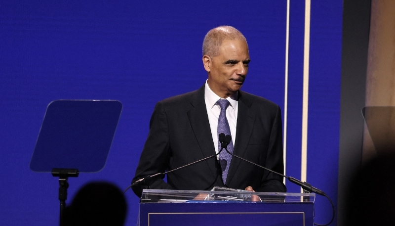 L'ancien procureur général des États-Unis Eric Holder, à New York, le 16 mai 2024.