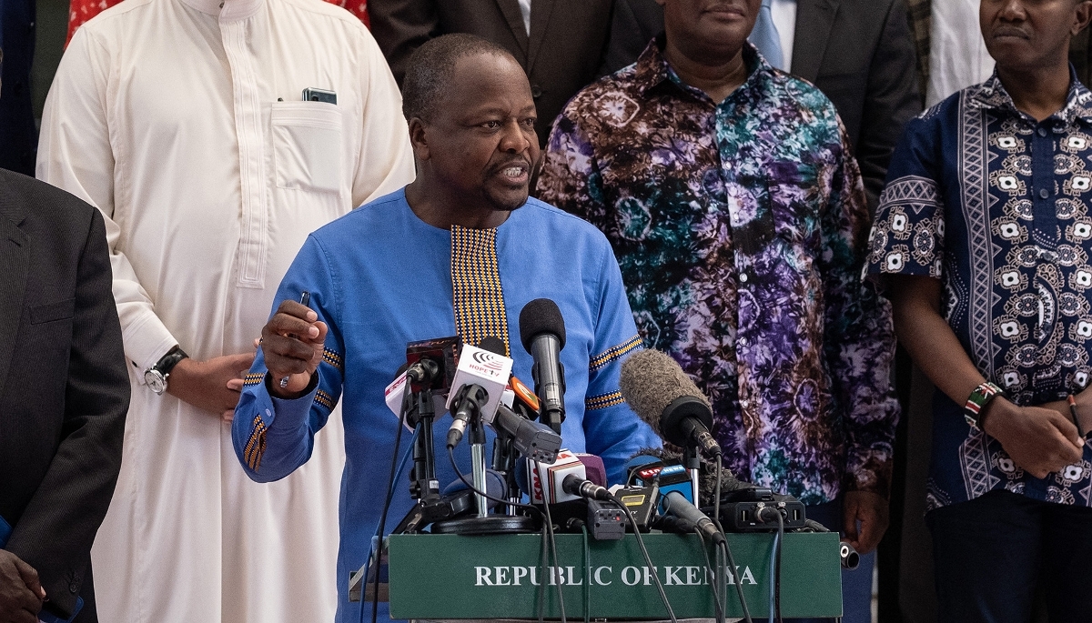 Le ministre de l'agriculture, Mutahi Kagwe, à Nairobi, en mars 2020.