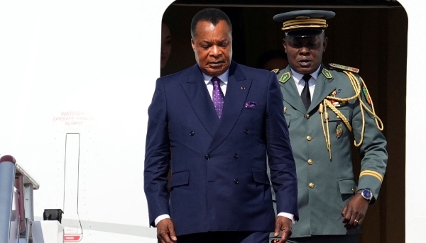 Le président congolais Denis Sassou-Nguesso à l'aéroport international de Pékin, le 16 octobre 2023.