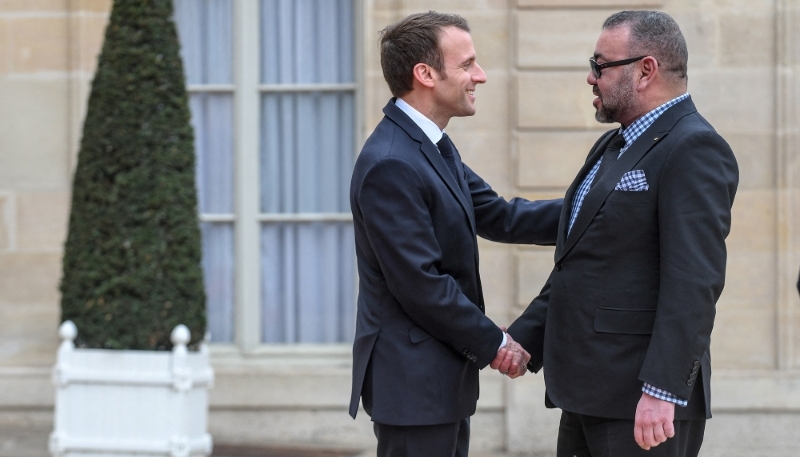 Le président français, Emmanuel Macron, et le roi du Maroc, Mohammed VI, au Palais de l'Élysée le 10 avril 2018.