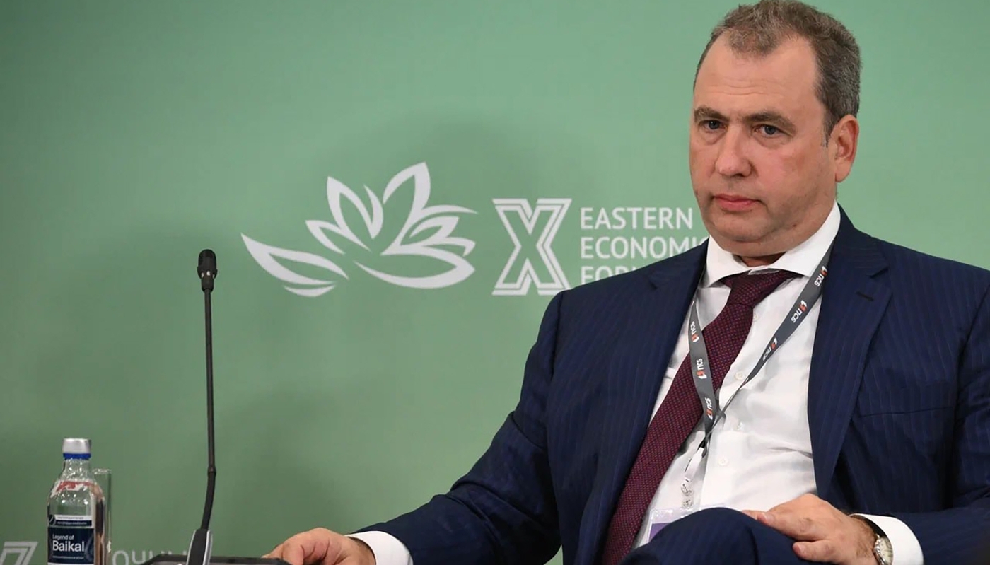 Le vice-président de la banque russe Promsvyazbank, Mikhail Dorofeev, à Vladivostok, en Russie, en septembre 2025.