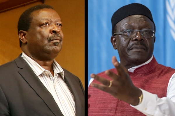 Musalia Mudavadi (à gauche) et Mukhisa Kituyi (à droite) se positionnent pour remplacer Raila Odinga en tant que dauphin d'Uhuru Kenyatta.