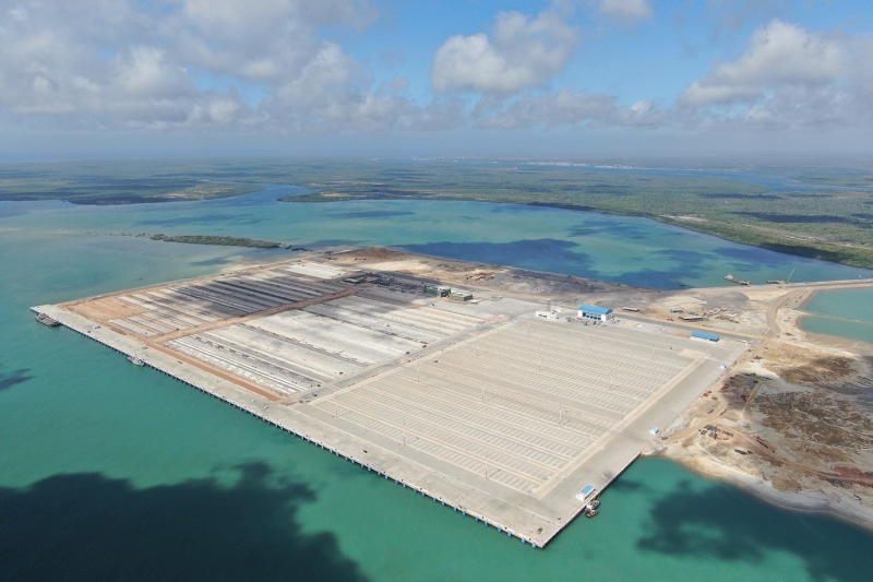 Le premier mouillage du nouveau port de Lamu.