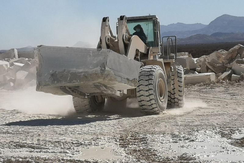 Une carrière de marbre du producteur de pierre de taille Mingjie Stone en Namibie.
